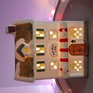 London Inn Ceramic House Christmas Village -DL